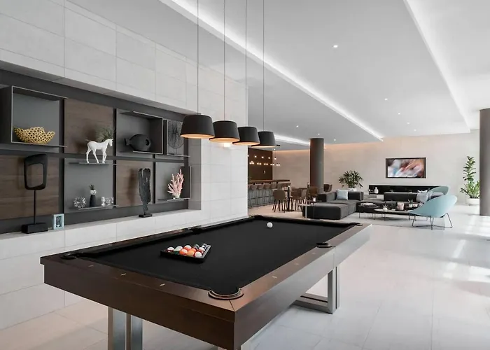 Brand New Top Floor In The Heart Of Miami